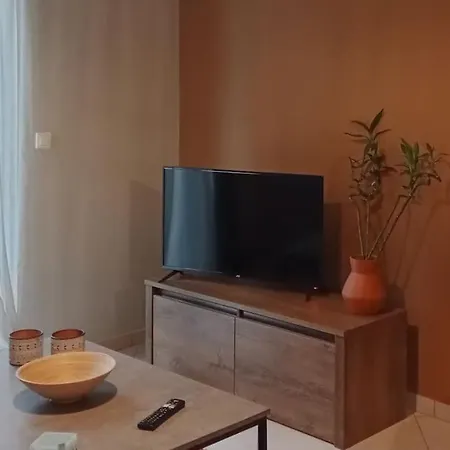 Central Artistic 2-bedroom 79sqm * Tripoli