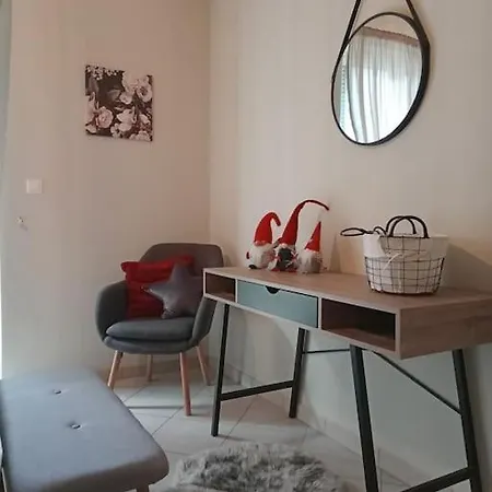 Central Artistic 2-bedroom 79sqm *