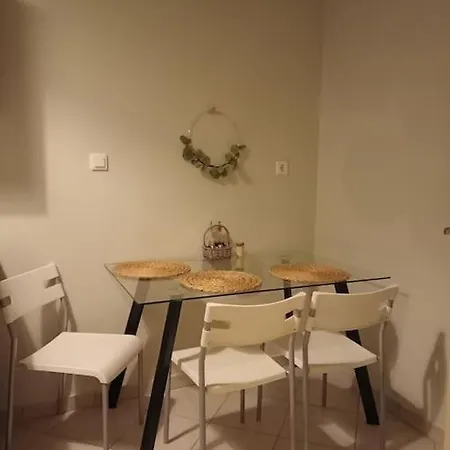 Central Artistic 2-bedroom 79sqm * Tripoli