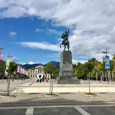 Central Artistic 2-bedroom 79sqm *