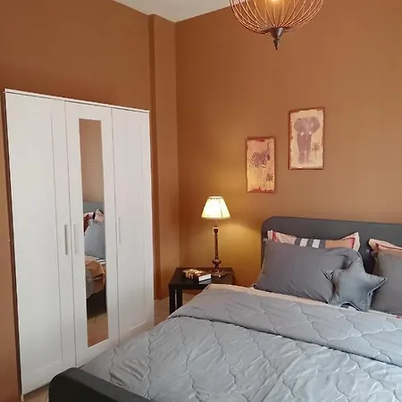 Central Artistic 2-bedroom 79sqm Daire *
