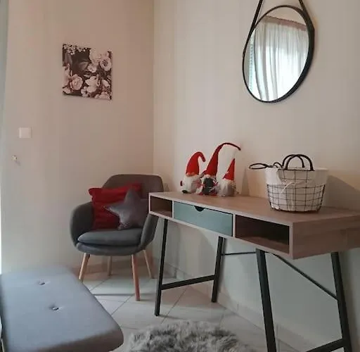 Central Artistic 2-bedroom 79sqm *