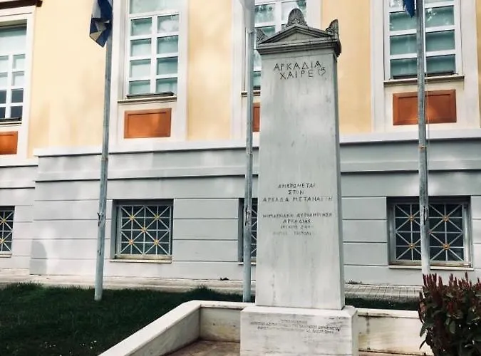 Central Artistic 2-bedroom 79sqm Apartament Tripoli